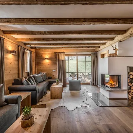 Chalet Mountain Pia