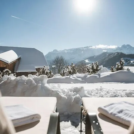 Chalet Mountain Pia *